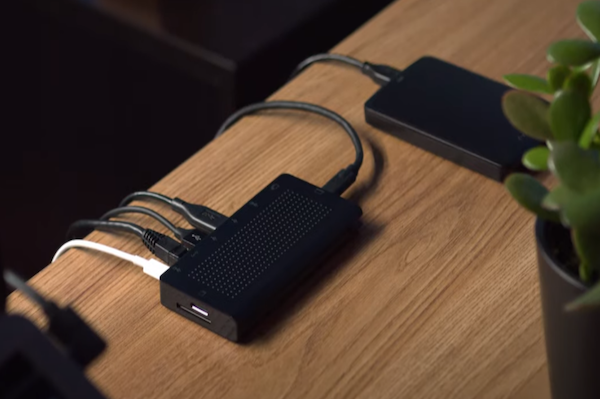 Twelve South Stay Go - adapter z USB-C